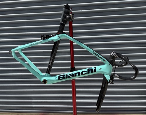 Damaged bianchi oltre - •damaged•,