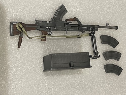 6th scale ww2 british - scale, bren