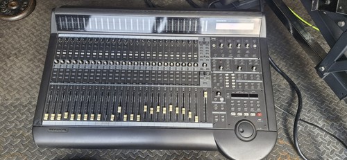 Mackie d8b digital - mackie, audio