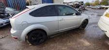 FORD FOCUS ZETEC MK2 PETROL 1596CC  MANUAL 2010 BREAKING WHEEL NUT