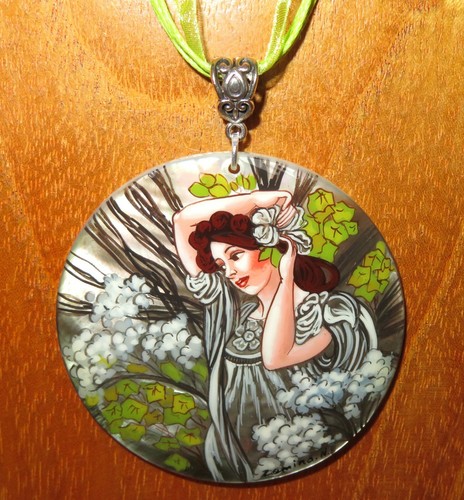 Pendant june mucha hand - pendant,