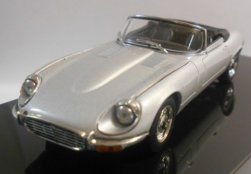 Autoart scale diecast - scale,