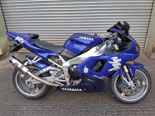 Yamaha 1998 - r1,