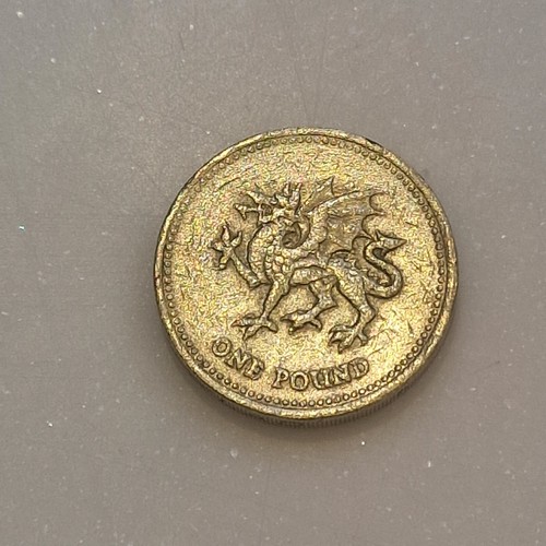 2000 one pound coin - 2000,