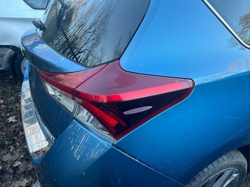 Toyota auris hybrid hatchback - toyota,