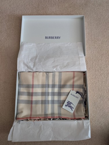 Bnwt burberry beige check wool - beige,
