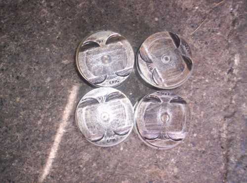 Honda seven fifty pistons - seven,