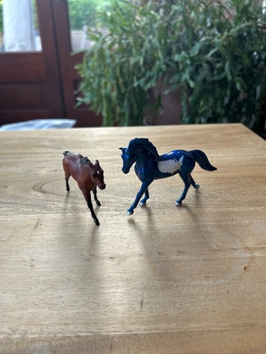 Breyer stablemates - ,