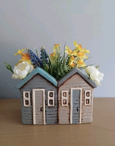 Beach hut novelty planter - hut,