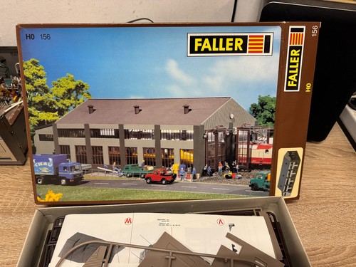 Faller 156 locomotive - 156, shed