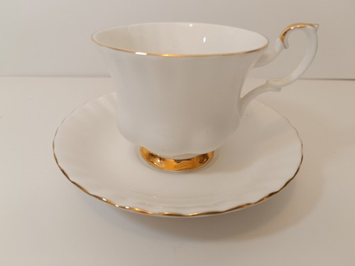 Royal albert val teacup - val,