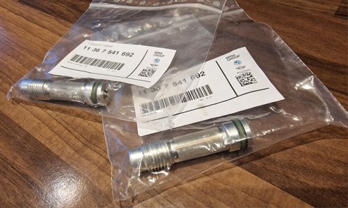 Cylinder head vanos oil - 2x,