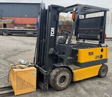 TCM 2.5 tonne 4 wheel electric fork lift truck: 4.3mtr mast & sideshift