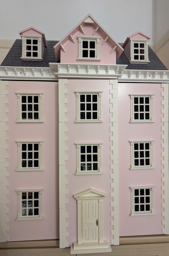 Dollshouse fully furnished - dollshouse,,
