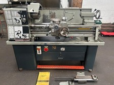 Ref 28 Colchester Bantam 2000 Lathe. c/w Pratt 3 & 4 Jaw. Tapering Attachment