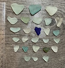 (Wonky) Heart shape Sea Glass - 25 pieces. 