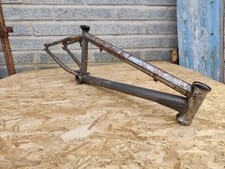 Sunday gary young frame in - sunday, em