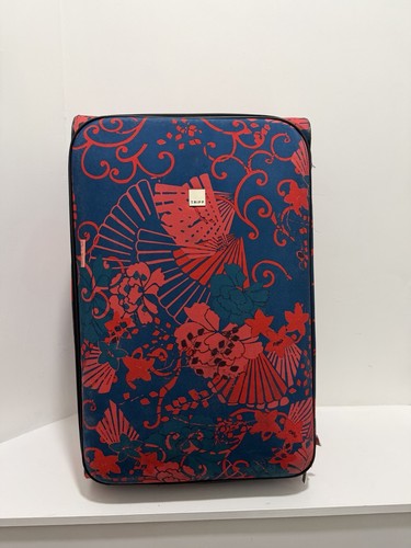 Tripp large suitcase wheel - large,