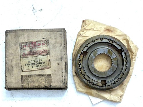 Nos oem mitsubishi md701955 - nos,