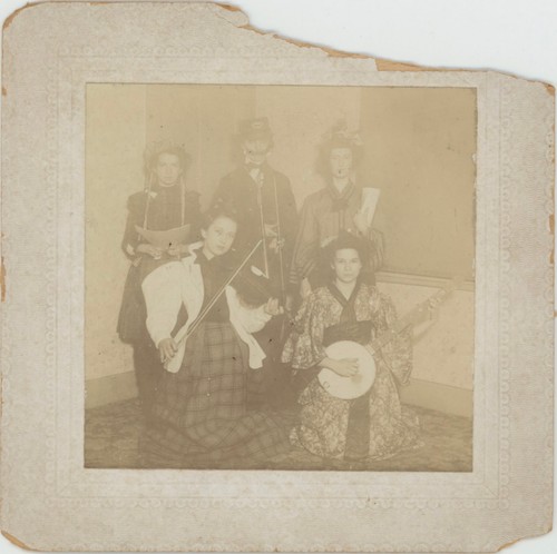 Women musicians with violin - women,