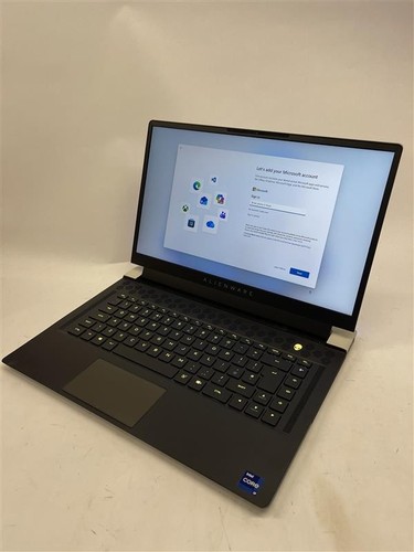 Alienware x15 6 - x15, r1