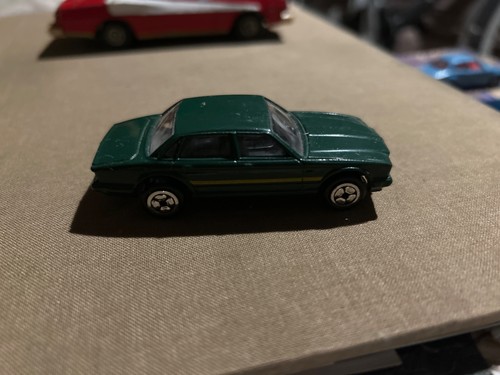 Corgi juniors jaguar xj40 - juniors,