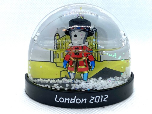 Magnetic snow globe - magnetic,