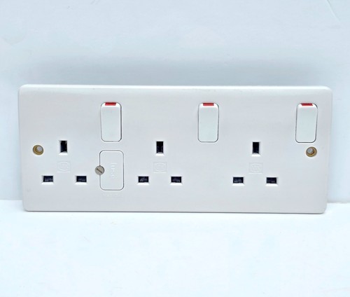 Logic plus 13a - logic, switched