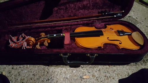 Violin size full - size,
