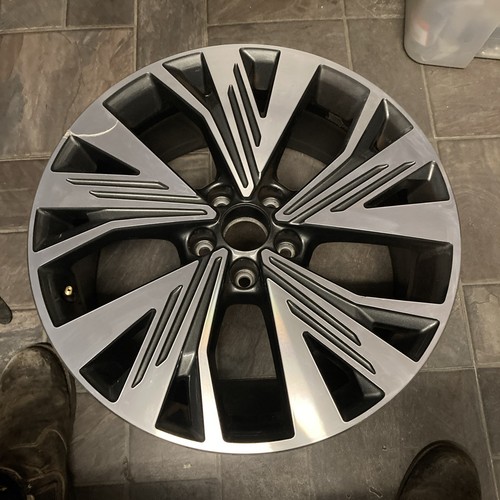 Audi tron x - 19, 8j