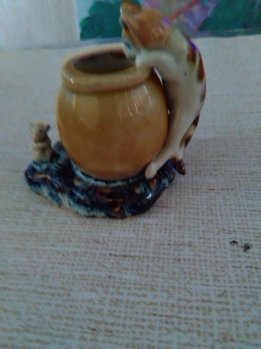Rare sculpture kitten - kitten, chasing