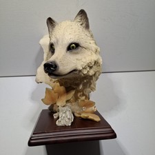 Collectable Wolf Sculpture Wolf Figurine On Wooden Base