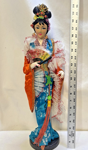 Oriental broider doll old - doll,