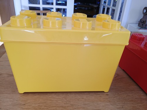 Lego large yellow stud - large, 8-stud