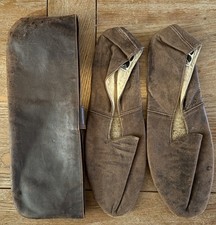 CC41 - Stunning Leather Travel Slippers In Leather Case. Very scarce. WWII Era.