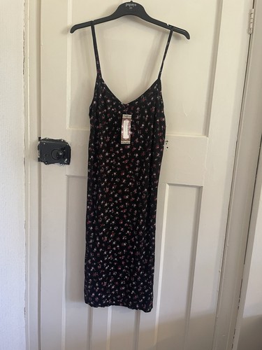 Boohoo ditsy floral slip midi - boohoo,