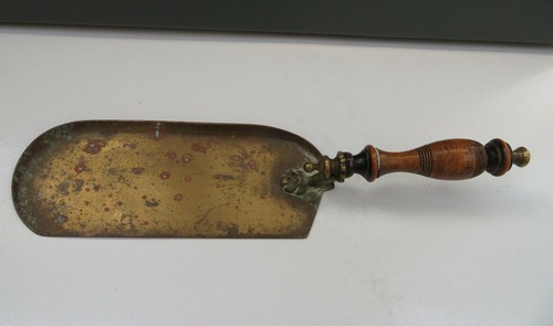 Brass crumb scoop turned - brass,