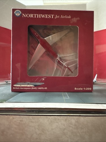 Wings 200 scale die cast - jc,
