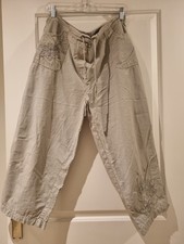 Saloos Light Grey Ankle Trousers With A Floral Design In Size 20
