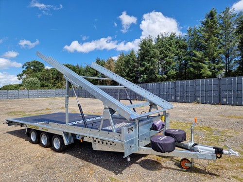 Car transporter trailer - car,
