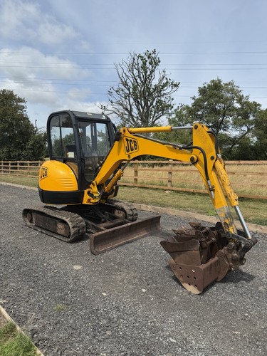 Jcb 7ton digger - 2.7ton,