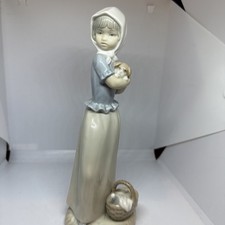 Nao By Lladro Figurine - Girl
