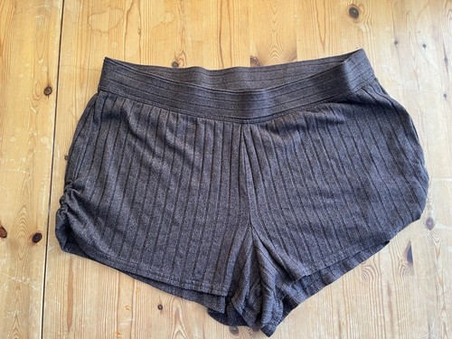 Gilly hicks brown - gilly, shorts