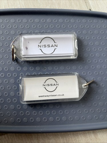 Genuine nissan keyrings - x,