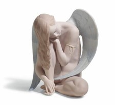 LLADRO PORCELAIN FIGURINE