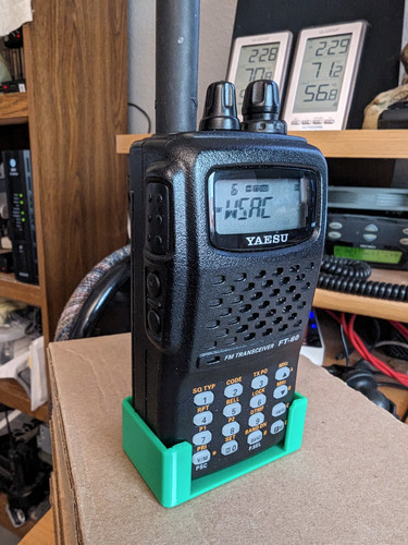 Yaesu handheld radio - ft-60,