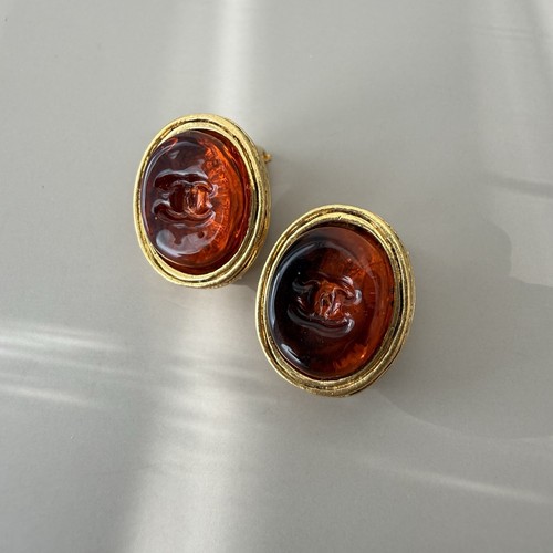 Chanel gripoix glass logo - glass,