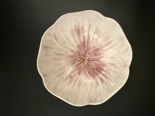 Pottery very pretty white - very,