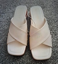 Ladies Peacocks Cream Sandals Size 6 New With Tags