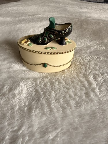 Vintage willow hall - vintage,